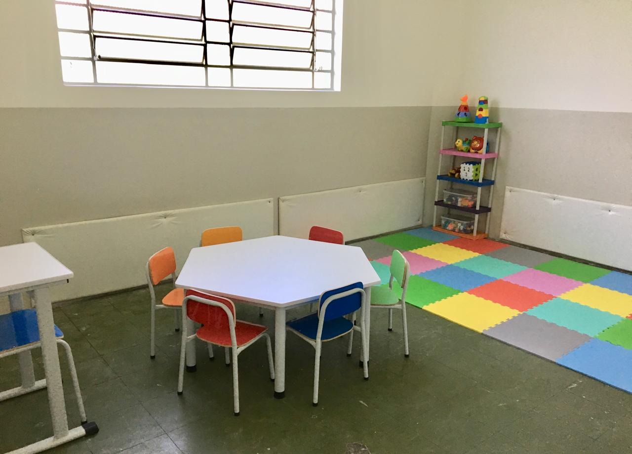 Alunos do fundamental em sala ou atividade