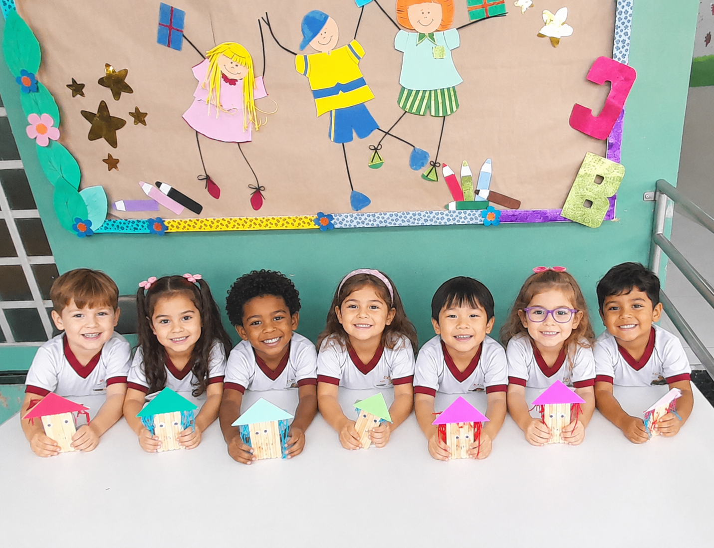 Alunos do fundamental em sala ou atividade